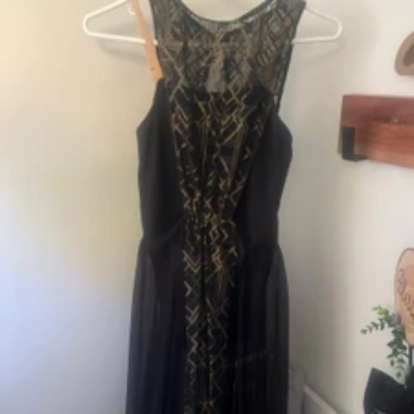 Black and gold dance costume - Picture 1 of 2